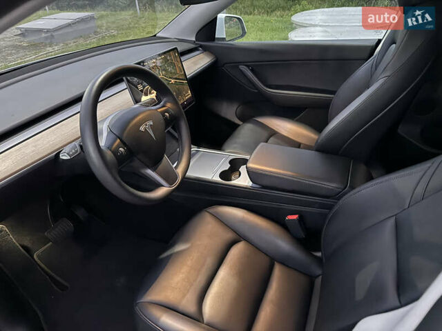 Белый Тесла Model Y, объемом двигателя 0 л и пробегом 79 тыс. км за 27899 $, фото 8 на Automoto.ua