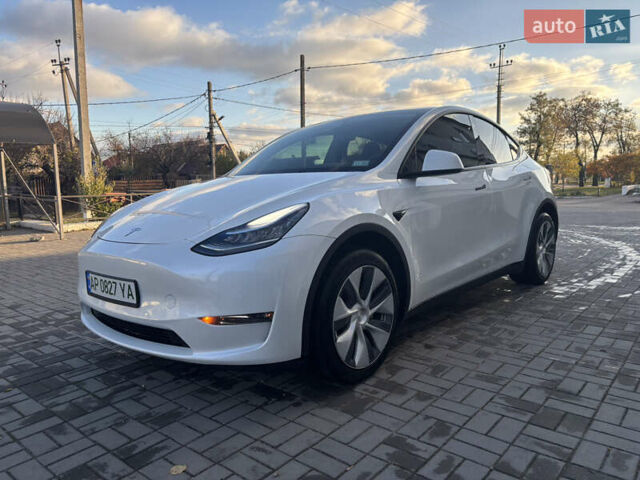 Белый Тесла Model Y, объемом двигателя 0 л и пробегом 23 тыс. км за 28000 $, фото 1 на Automoto.ua