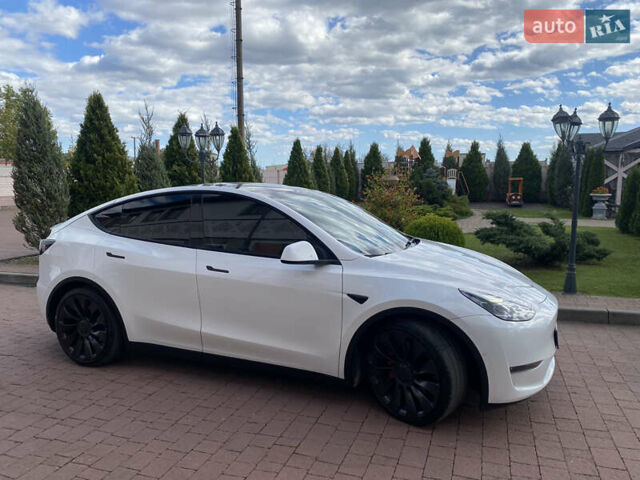 Белый Тесла Model Y, объемом двигателя 0 л и пробегом 130 тыс. км за 23000 $, фото 8 на Automoto.ua
