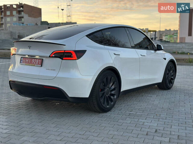 Білий Тесла Model Y, об'ємом двигуна 0 л та пробігом 105 тис. км за 24900 $, фото 6 на Automoto.ua