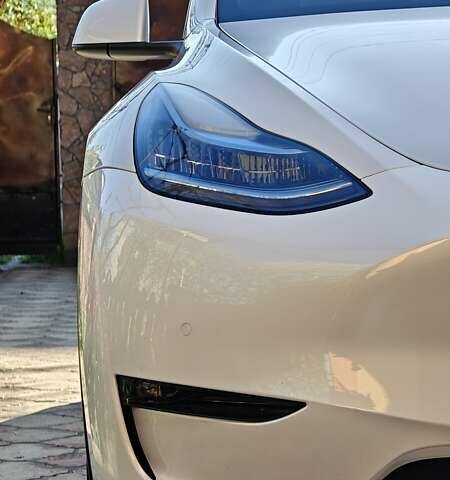 Белый Тесла Model Y, объемом двигателя 0 л и пробегом 74 тыс. км за 33500 $, фото 3 на Automoto.ua