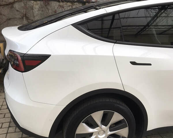 Белый Тесла Model Y, объемом двигателя 0 л и пробегом 31 тыс. км за 30000 $, фото 11 на Automoto.ua