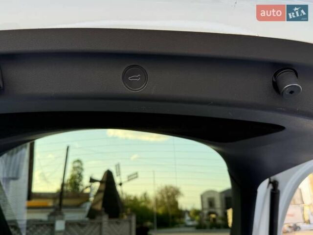 Белый Тесла Model Y, объемом двигателя 0 л и пробегом 78 тыс. км за 26800 $, фото 28 на Automoto.ua