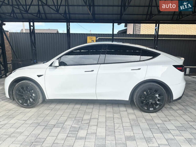 Білий Тесла Model Y, об'ємом двигуна 0 л та пробігом 72 тис. км за 29900 $, фото 3 на Automoto.ua