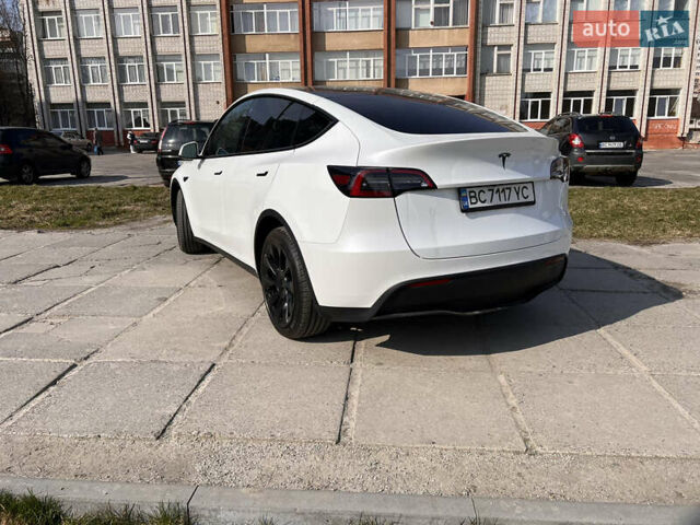 Білий Тесла Model Y, об'ємом двигуна 0 л та пробігом 15 тис. км за 27500 $, фото 4 на Automoto.ua