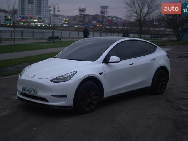 Білий Тесла Model Y, об'ємом двигуна 0 л та пробігом 66 тис. км за 23500 $, фото 26 на Automoto.ua