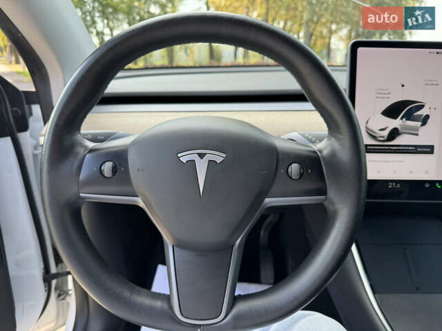 Білий Тесла Model Y, об'ємом двигуна 0 л та пробігом 119 тис. км за 19499 $, фото 7 на Automoto.ua