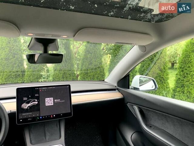 Белый Тесла Model Y, объемом двигателя 0 л и пробегом 40 тыс. км за 28600 $, фото 42 на Automoto.ua