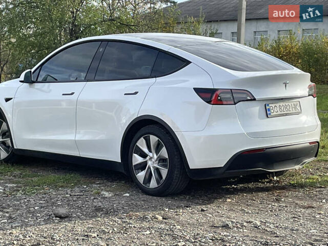 Білий Тесла Model Y, об'ємом двигуна 0 л та пробігом 13 тис. км за 25500 $, фото 2 на Automoto.ua