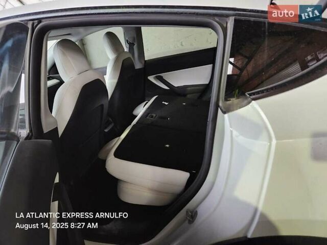 Білий Тесла Model Y, об'ємом двигуна 0 л та пробігом 84 тис. км за 15800 $, фото 17 на Automoto.ua