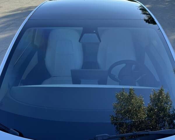 Білий Тесла Model Y, об'ємом двигуна 0 л та пробігом 73 тис. км за 29400 $, фото 43 на Automoto.ua