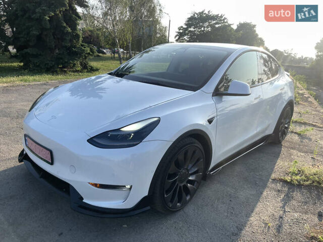 Белый Тесла Model Y, объемом двигателя 0 л и пробегом 68 тыс. км за 36000 $, фото 11 на Automoto.ua