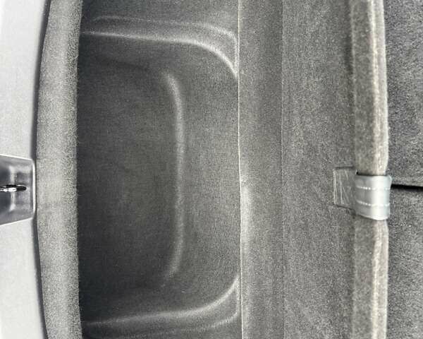 Тесла Model Y 2021 в Львове на Automoto.ua Белый Тесла Model Y, объемом двигателя 0 л и пробегом 102 тыс. км за 24500 $, фото 22 на Automoto.ua