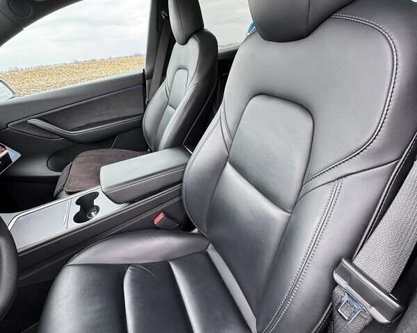 Белый Тесла Model Y, объемом двигателя 0 л и пробегом 119 тыс. км за 24500 $, фото 7 на Automoto.ua