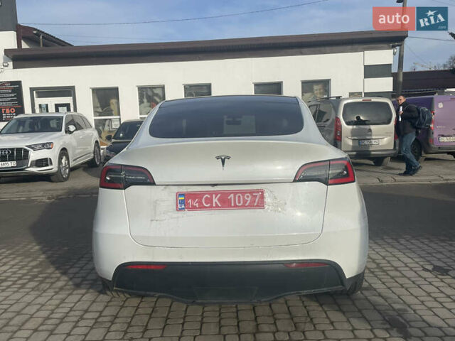 Белый Тесла Model Y, объемом двигателя 0 л и пробегом 70 тыс. км за 18500 $, фото 3 на Automoto.ua