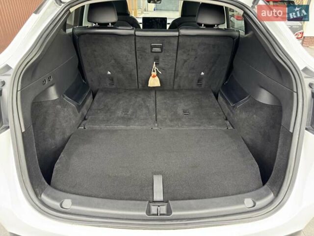 Тесла Model Y 2021 в Львове на Automoto.ua Белый Тесла Model Y, объемом двигателя 0 л и пробегом 102 тыс. км за 24500 $, фото 23 на Automoto.ua