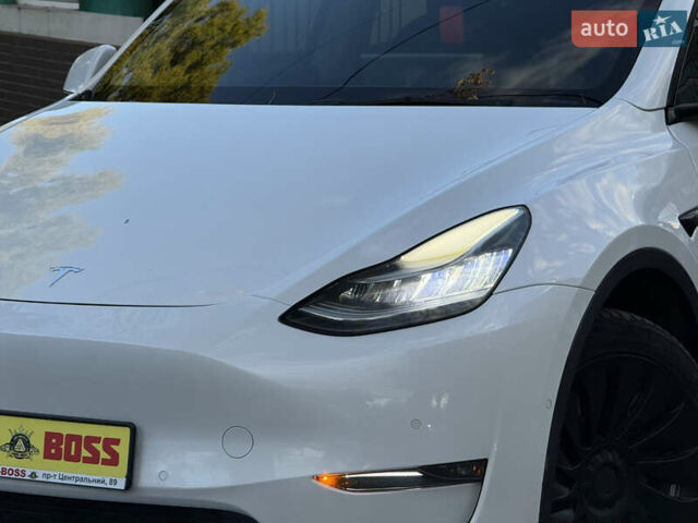 Тесла Model Y 2021 в Николаеве на Automoto.ua Белый Тесла Model Y, объемом двигателя 0 л и пробегом 80 тыс. км за 24999 $, фото 3 на Automoto.ua