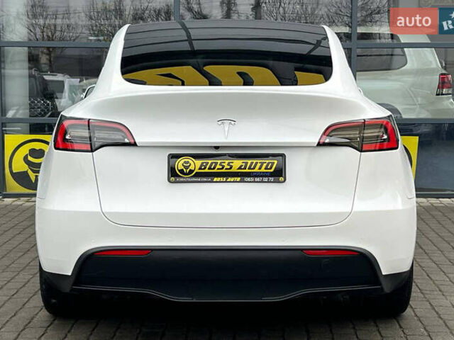Білий Тесла Model Y, об'ємом двигуна 0 л та пробігом 60 тис. км за 24800 $, фото 5 на Automoto.ua