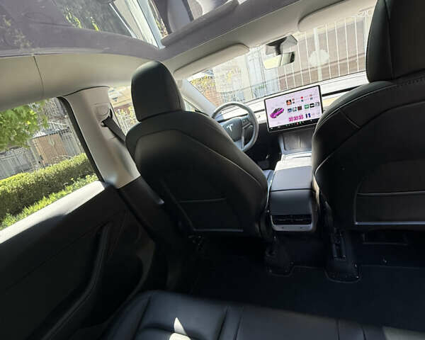 Білий Тесла Model Y, об'ємом двигуна 0 л та пробігом 72 тис. км за 25200 $, фото 9 на Automoto.ua