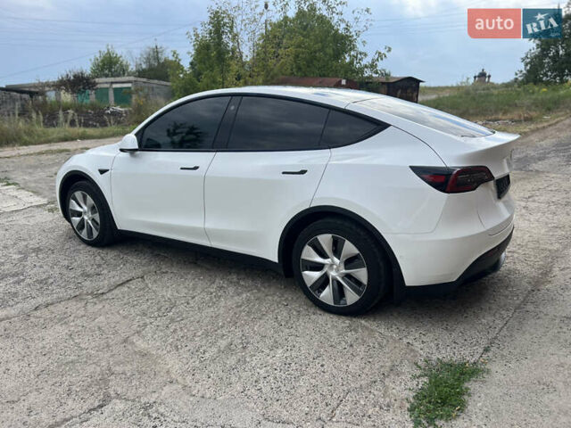 Белый Тесла Model Y, объемом двигателя 0 л и пробегом 42 тыс. км за 26000 $, фото 4 на Automoto.ua