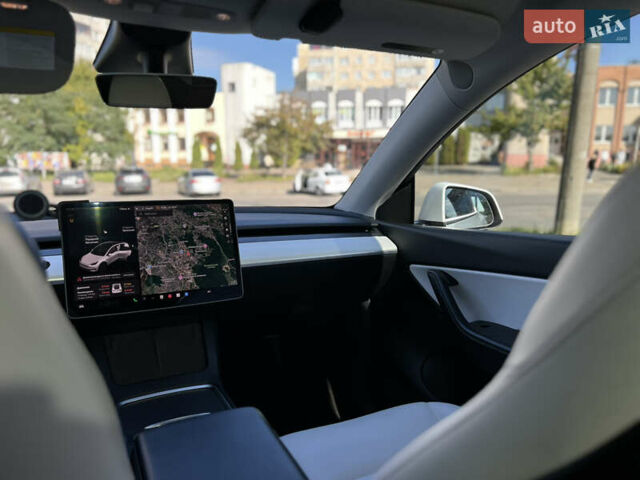 Белый Тесла Model Y, объемом двигателя 0 л и пробегом 88 тыс. км за 25700 $, фото 22 на Automoto.ua