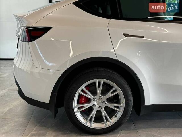 Белый Тесла Model Y, объемом двигателя 0 л и пробегом 1 тыс. км за 29500 $, фото 7 на Automoto.ua