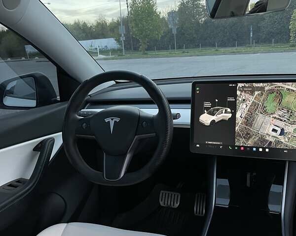 Білий Тесла Model Y, об'ємом двигуна 0 л та пробігом 39 тис. км за 25999 $, фото 13 на Automoto.ua