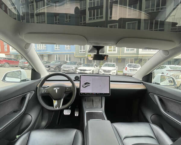 Белый Тесла Model Y, объемом двигателя 0 л и пробегом 65 тыс. км за 22999 $, фото 24 на Automoto.ua