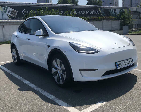 Белый Тесла Model Y, объемом двигателя 0 л и пробегом 55 тыс. км за 24500 $, фото 3 на Automoto.ua