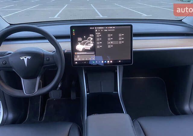 Белый Тесла Model Y, объемом двигателя 0 л и пробегом 81 тыс. км за 25000 $, фото 6 на Automoto.ua