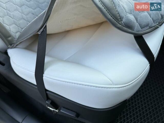 Білий Тесла Model Y, об'ємом двигуна 0 л та пробігом 78 тис. км за 26800 $, фото 14 на Automoto.ua