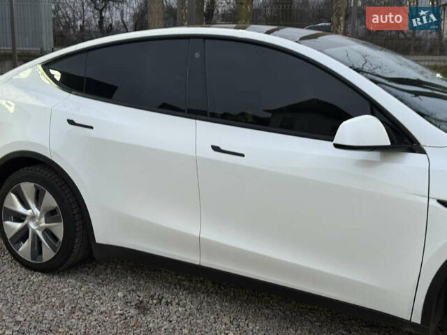 Белый Тесла Model Y, объемом двигателя 0 л и пробегом 128 тыс. км за 22600 $, фото 24 на Automoto.ua