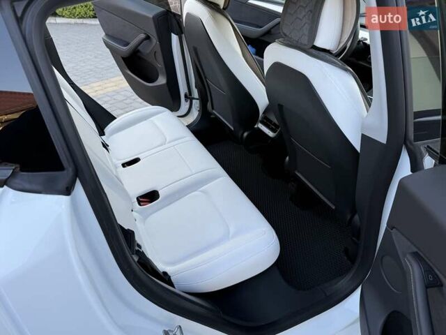 Білий Тесла Model Y, об'ємом двигуна 0 л та пробігом 78 тис. км за 26800 $, фото 21 на Automoto.ua