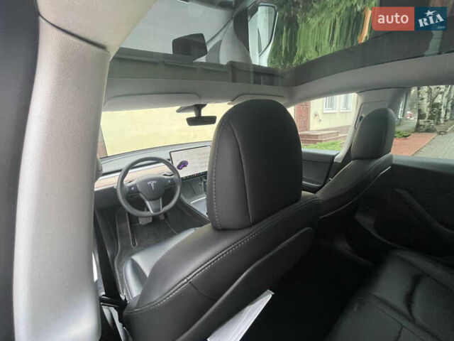 Белый Тесла Model Y, объемом двигателя 0 л и пробегом 83 тыс. км за 28000 $, фото 7 на Automoto.ua