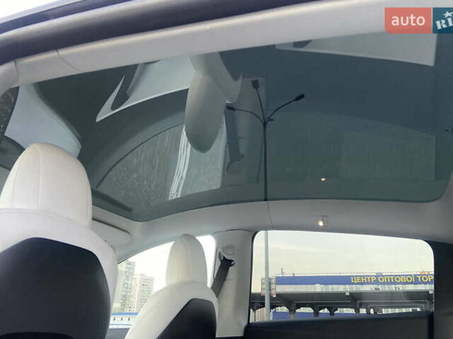 Белый Тесла Model Y, объемом двигателя 0 л и пробегом 20 тыс. км за 38000 $, фото 15 на Automoto.ua