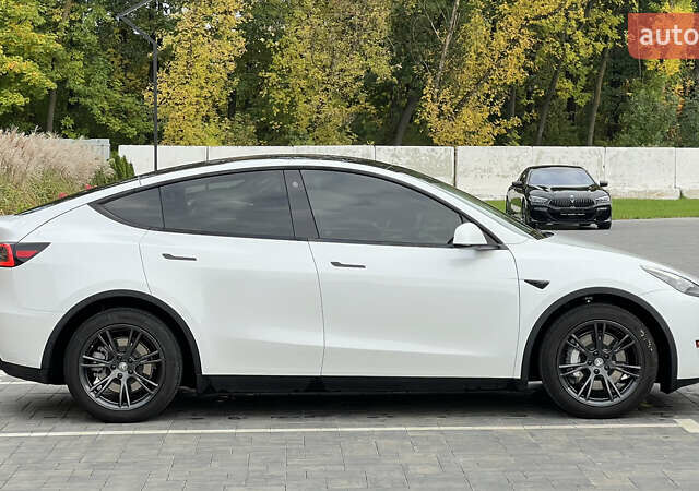 Тесла Model Y 2021 в Луцке на Automoto.ua Белый Тесла Model Y, объемом двигателя 0 л и пробегом 69 тыс. км за 22400 $, фото 8 на Automoto.ua