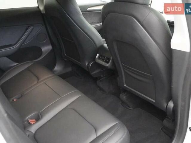 Белый Тесла Model Y, объемом двигателя 0 л и пробегом 71 тыс. км за 23000 $, фото 9 на Automoto.ua