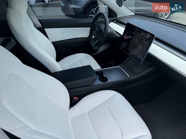 Белый Тесла Model Y, объемом двигателя 0 л и пробегом 34 тыс. км за 31999 $, фото 20 на Automoto.ua