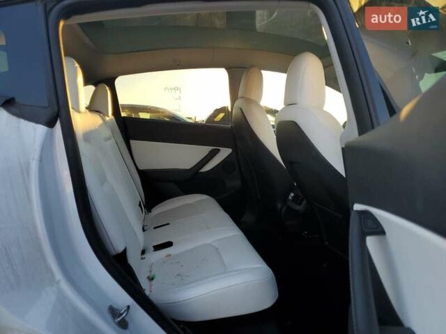 Белый Тесла Model Y, объемом двигателя 0 л и пробегом 82 тыс. км за 13500 $, фото 9 на Automoto.ua