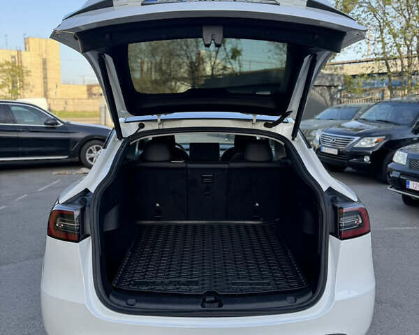 Белый Тесла Model Y, объемом двигателя 0 л и пробегом 57 тыс. км за 23500 $, фото 6 на Automoto.ua
