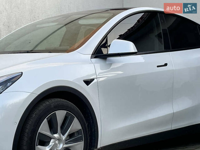 Білий Тесла Model Y, об'ємом двигуна 0 л та пробігом 13 тис. км за 25500 $, фото 31 на Automoto.ua