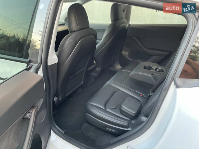 Білий Тесла Model Y, об'ємом двигуна 0 л та пробігом 13 тис. км за 25500 $, фото 24 на Automoto.ua