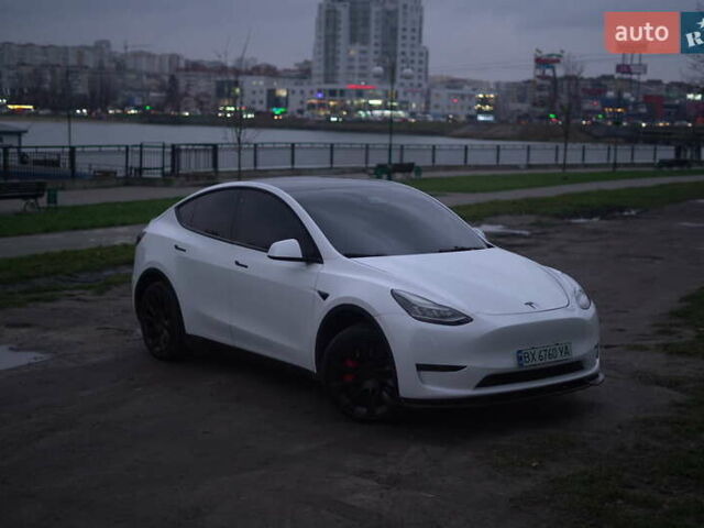 Білий Тесла Model Y, об'ємом двигуна 0 л та пробігом 66 тис. км за 23500 $, фото 35 на Automoto.ua