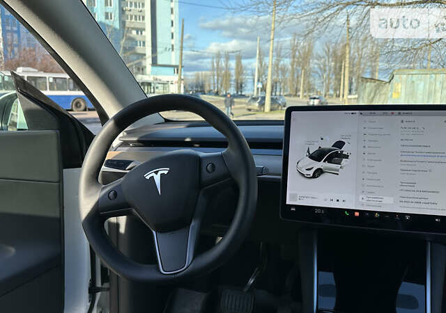 Белый Тесла Model Y, объемом двигателя 0 л и пробегом 61 тыс. км за 34500 $, фото 6 на Automoto.ua