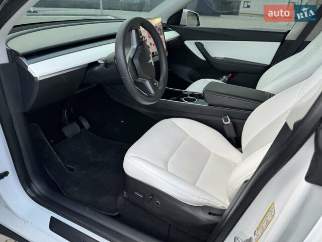 Білий Тесла Model Y, об'ємом двигуна 0 л та пробігом 83 тис. км за 24500 $, фото 13 на Automoto.ua