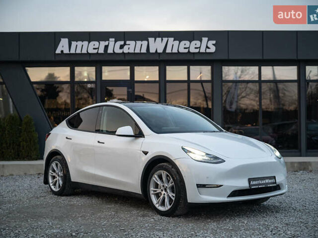Белый Тесла Model Y, объемом двигателя 0 л и пробегом 69 тыс. км за 27500 $, фото 2 на Automoto.ua