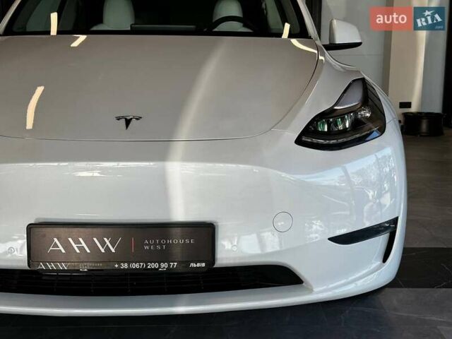 Белый Тесла Model Y, объемом двигателя 0 л и пробегом 1 тыс. км за 29500 $, фото 3 на Automoto.ua