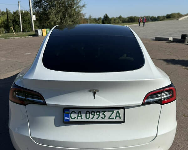 Белый Тесла Model Y, объемом двигателя 0 л и пробегом 72 тыс. км за 29000 $, фото 4 на Automoto.ua