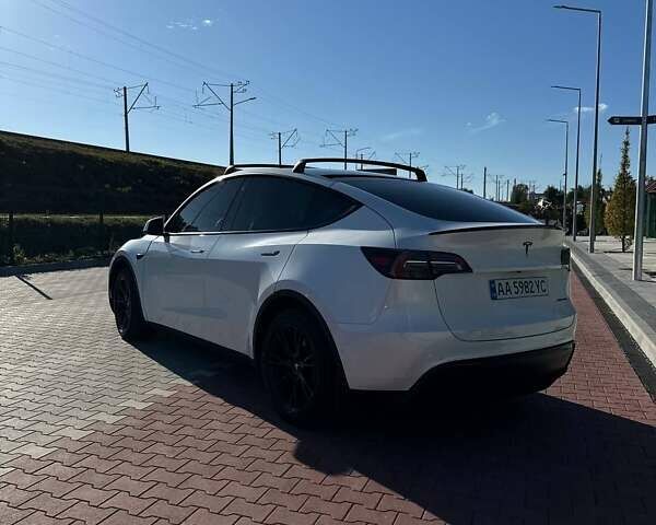 Тесла Model Y 2021 в Киеве на Automoto.ua Белый Тесла Model Y, объемом двигателя 0 л и пробегом 51 тыс. км за 27500 $, фото 14 на Automoto.ua