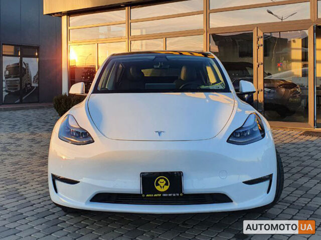 Белый Тесла Model Y, объемом двигателя 80 л и пробегом 21 тыс. км за 31500 $, фото 1 на Automoto.ua